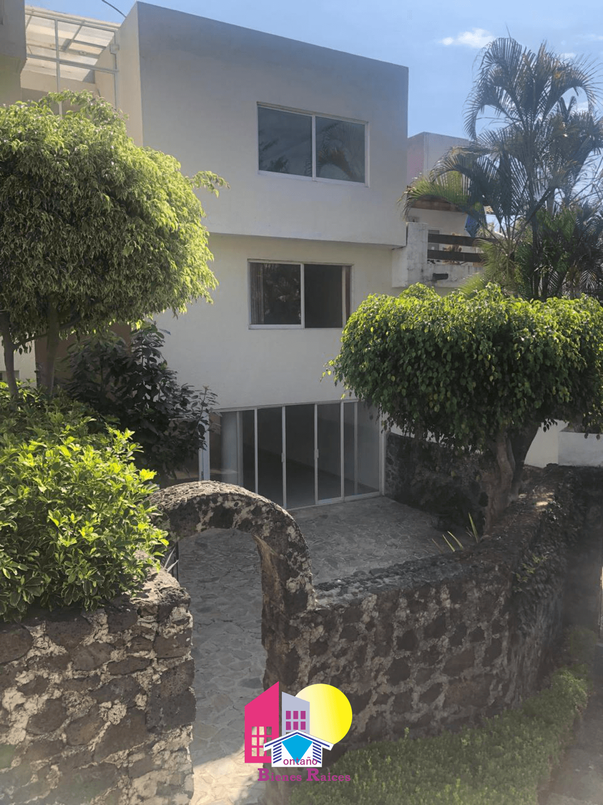 Fachada principal de la casa